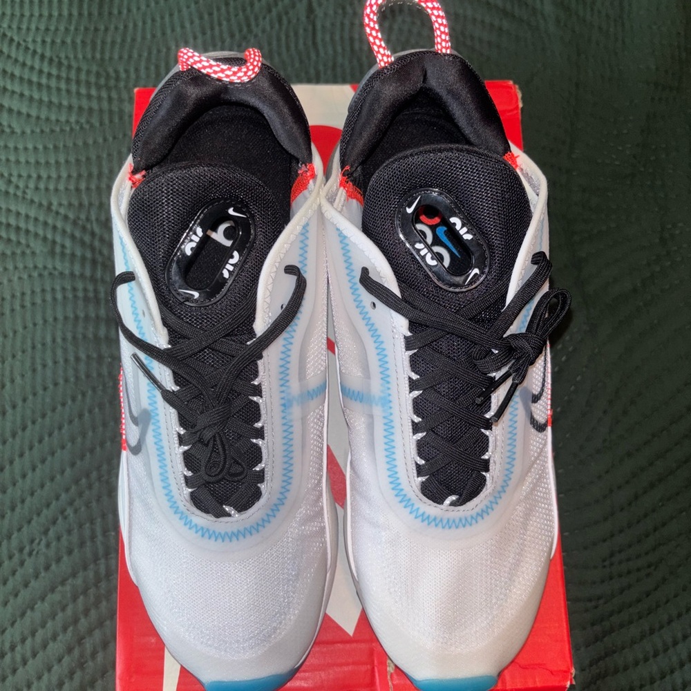 Men's Athletic Running Shoes - White/Black with Blue Accents